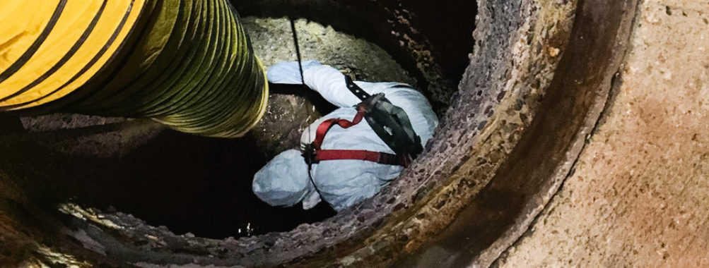 Erzurum kamerayla atık su gider borusunu açan tesisatçı